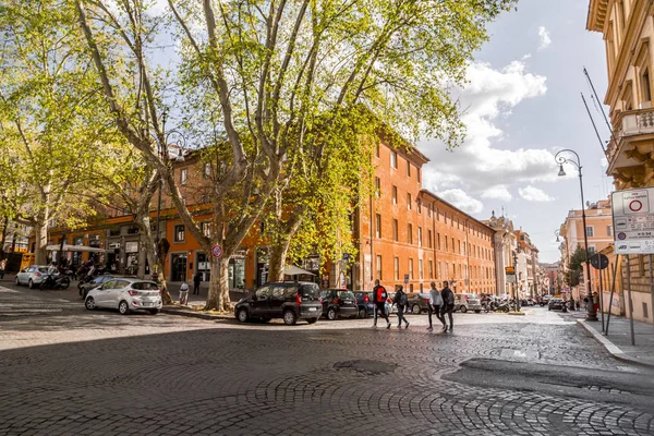 Paisaje urbano y arquitectura genérica de Roma, la italiana — Foto de Stock