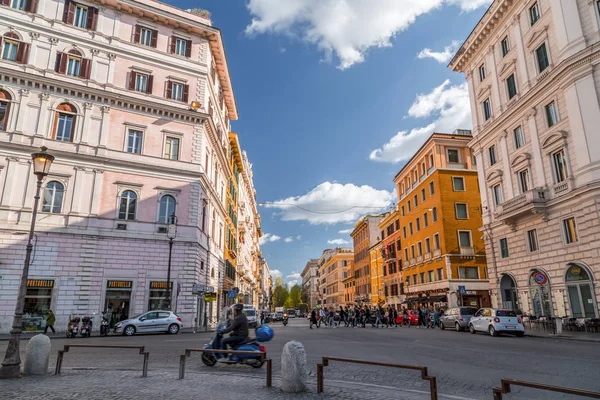 Paesaggio urbano e architettura generica da Roma, il abitante italiano — Foto Stock