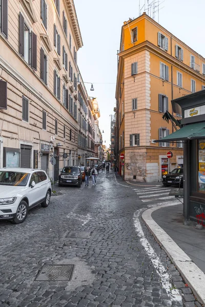 Paesaggio urbano e architettura generica da Roma, il abitante italiano — Foto Stock