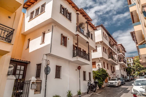 Vue sur la rue dans la vieille ville de Thessalonique — Photo