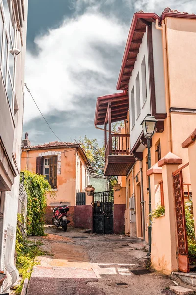 Utcára néző, a régi város a Thesszaloniki — Stock Fotó