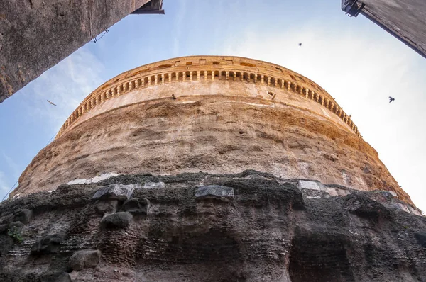 カステル・サンタンジェロ, Rom のテヴェレ川沿いの中世の城 — ストック写真