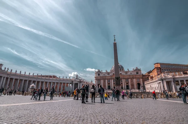 Catedral de San Pedro en la Ciudad del Vaticano, el corazón del católico Chris — Foto de Stock