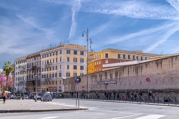 Paesaggio urbano e architettura generica da Roma, il abitante italiano — Foto Stock