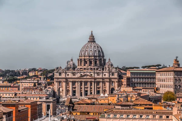 St. Peter Basilica in Vatican City — Stock Photo, Image