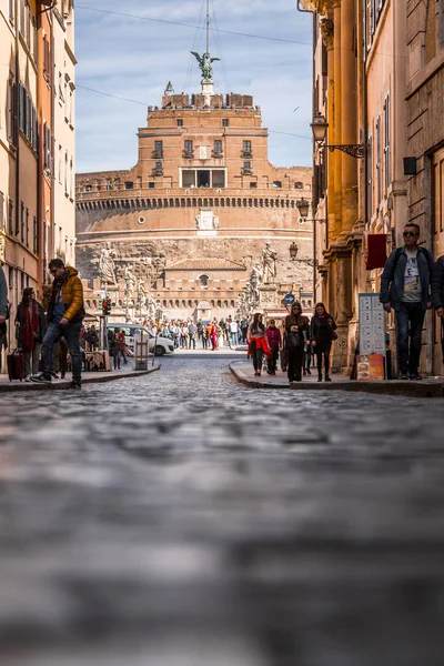 Castel Sant'Angelo, medieval castle along the Tiber River in Rom — Stock Photo, Image