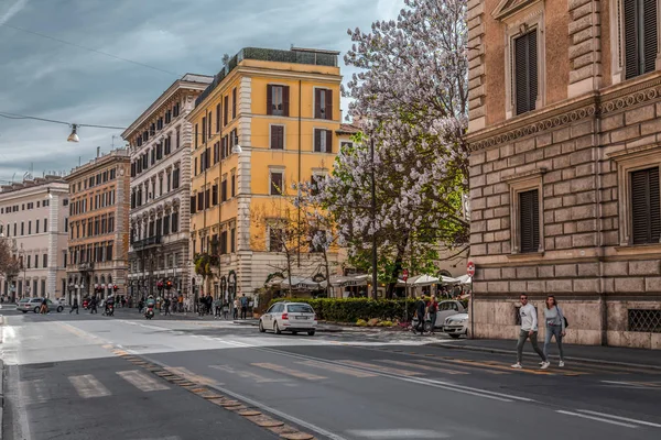 Stadsgezicht en generieke architectuur uit Rome, de Italiaanse hoofdstad — Stockfoto