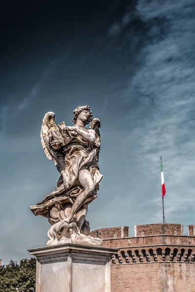 Sculpture d'ange antique à Rome, Italie — Photo