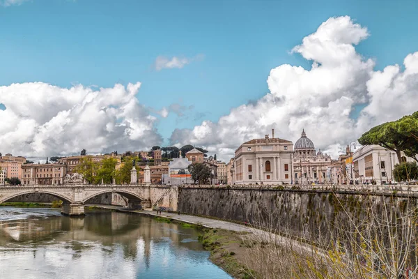 Vista sobre Tiber River Roma, Itália — Fotografia de Stock