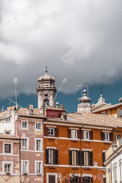 ローマからの都市景観と一般的な建築、イタリア人 — ストック写真