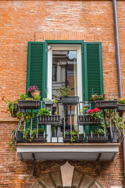 Красиві італійський балкон — стокове фото