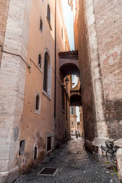 Paysage urbain et architecture générique de Rome, la population italienne — Photo