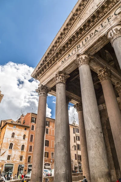 Roma, Italya tarihi Panteon dış görünümü — Stok fotoğraf