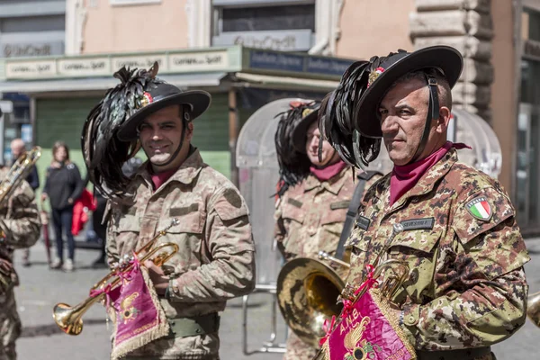 Bersaglieri Army bändi Roomassa — kuvapankkivalokuva