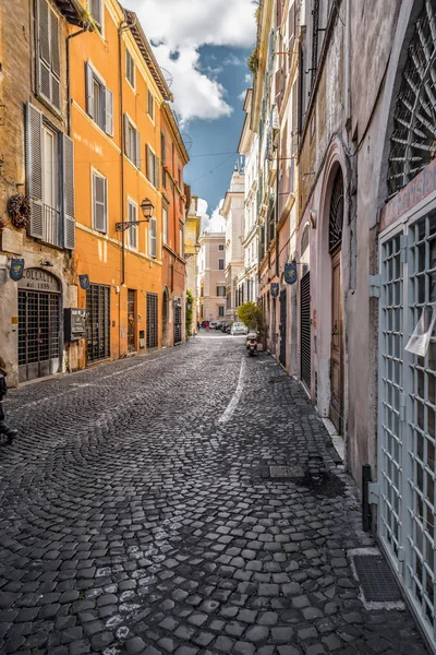 Stadsgezicht en generieke architectuur uit Rome, de Italiaanse hoofdstad — Stockfoto