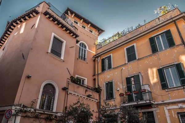 Picturesque street view in Trastevere, Rome — Stock Photo, Image