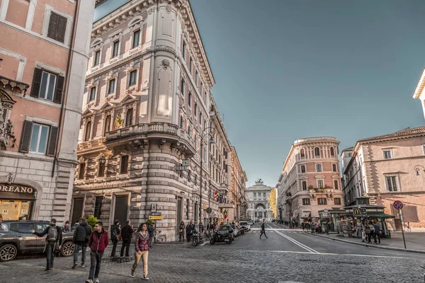 Cityscape e arquitetura genérica de Roma, o italiano capita — Fotografia de Stock