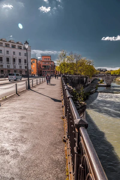 Vista sobre Tiber River Roma, Itália — Fotografia de Stock