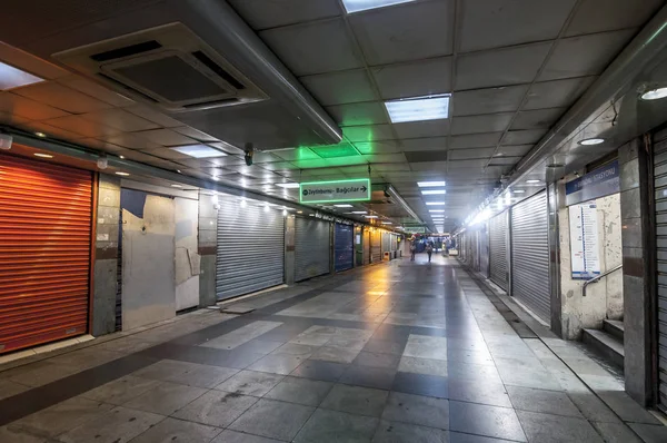 Metro w Eminonu — Zdjęcie stockowe