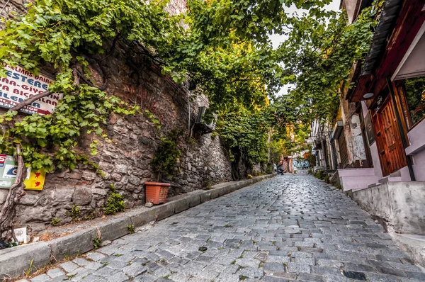 Widok ulicy z dzielnicy Karakoy w Beyoglu, Stambuł — Zdjęcie stockowe