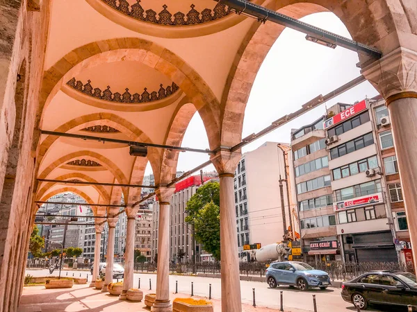 Stanbul Türkiye Haziran 2020 Findikli Beyoğlu Ndaki Molla Celebi Camii — Stok fotoğraf