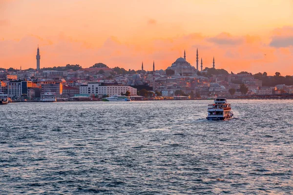 Istanbul Turkiet Juni 2020 Utsikt Från Istanbul Solnedgången Golden Horn — Stockfoto