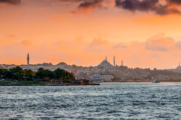 Istanbul Turkey June 2020 View Istanbul Sunset Golden Horn Coastline — Stock Photo, Image