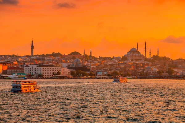 Estambul Turquía Junio 2020 Vista Desde Estambul Atardecer Costa Del — Foto de Stock