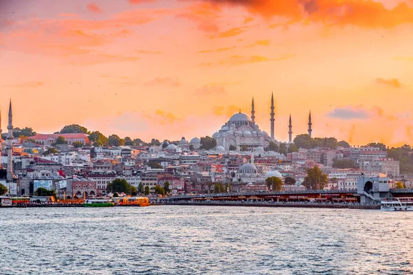 Istanbul Turkey June 2020 View Istanbul Sunset Golden Horn Coastline — Stock Photo, Image