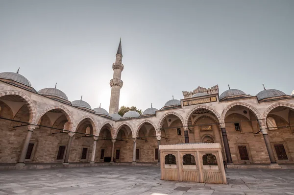Vista Exterior Mezquita Suleymaniye Situada Tercera Colina Estambul Mezquita Fue —  Fotos de Stock