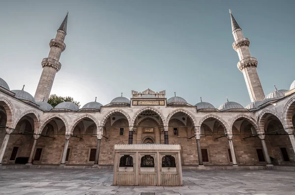 Vista Exterior Mesquita Suleymaniye Localizada Terceira Colina Istambul Mesquita Foi — Fotografia de Stock