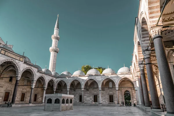 Stambuł Turcja Lipca 2020 Widok Zewnątrz Meczet Suleymaniye Położony Trzecim — Zdjęcie stockowe