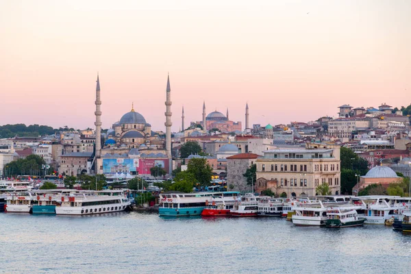 Istanbul Turkiet Juni 2020 Utsikt Från Istanbul Solnedgången Golden Horn — Stockfoto