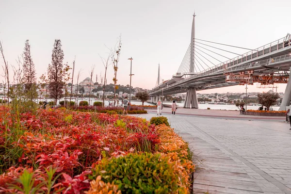 Istanbul Turecko Července 2020 Výhled Pobřeží Zlatého Rohu Nového Mostu — Stock fotografie
