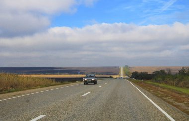 Araba gündüz hareketli manzara otoyol