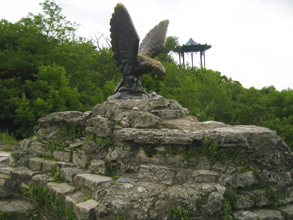 Adler Und Chinesische Laube Wappen Von Pjatigorsk Wahrzeichen Des Nordkaukasus — Stockfoto