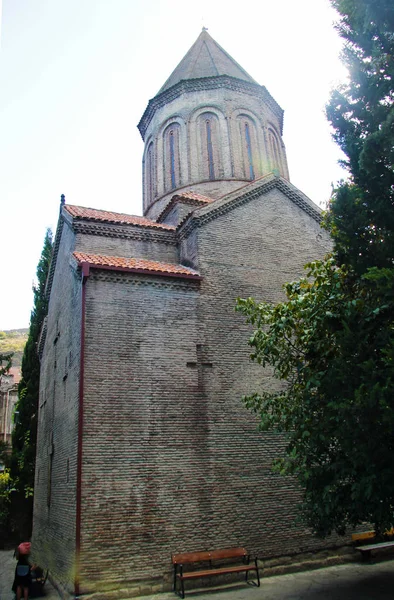 Świątynię Metechi Najświętszej Maryi Panny Tbilisi Gruzja — Zdjęcie stockowe