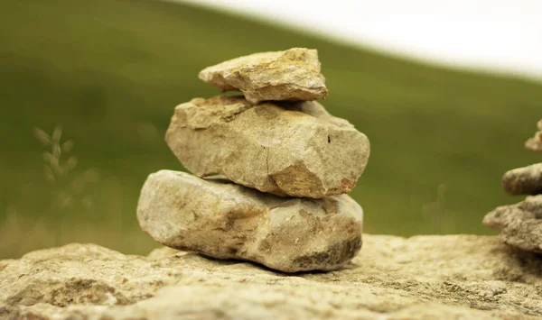 Збалансовані Камені Кам Яному Саду Поблизу Кавказьких Гір — стокове фото