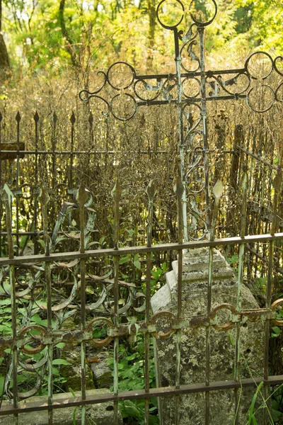 Antigua Cruz Metal Antiguo Cementerio Necrópolis Parte Histórica Pyatigorsk Norte —  Fotos de Stock