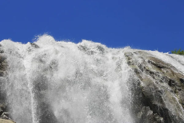 Queda Cachoeira Alibeque Montanhas Dombay Paisagens Montanhosas Norte Cáucaso — Fotografia de Stock