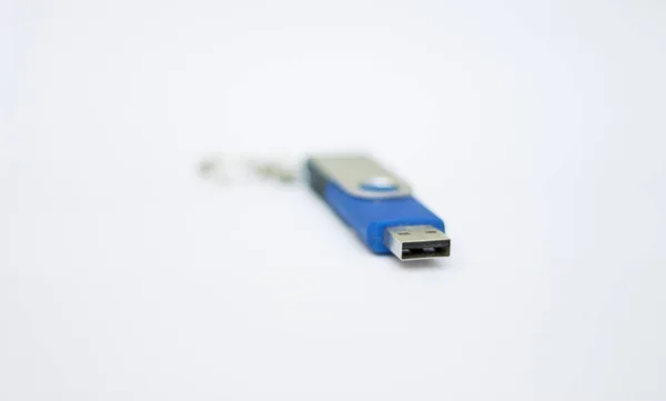 Blå Usb Flashminne För Att Lagra Information Vit Bakgrund Närbild — Stockfoto