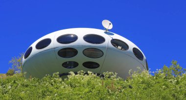 Açılış Ufo ve Kafkas Dağları yatay yaz. Dombai doğa, Rusya Federasyonu 10 Haziran 2012 Dombai, Rusya Federasyonu