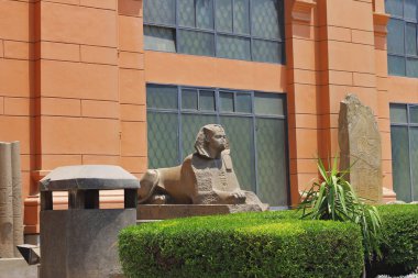 Heykeli yakınındaki Museum, Mısır, Kahire Mısır 2013 Mayıs 16