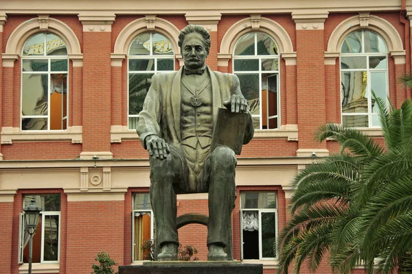 Estátua Memed Abashidze Praça Europa Batumi Geórgia República — Fotografia de Stock