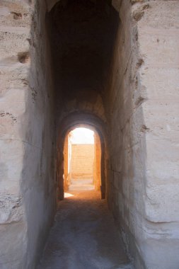 Kemer kapıları Coliseum El Jem Tunus. Kuzey Afrika'da Antik Amfitiyatro