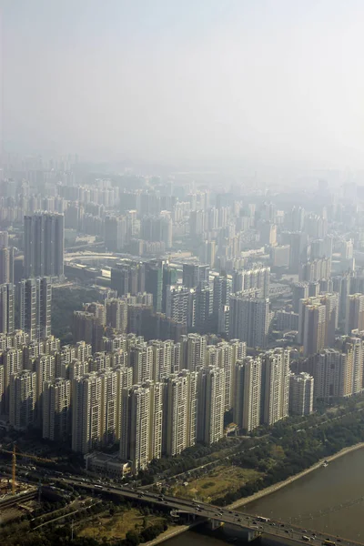 Guangzhou-Blick aus den Fenstern des Kantonsturms — Stockfoto