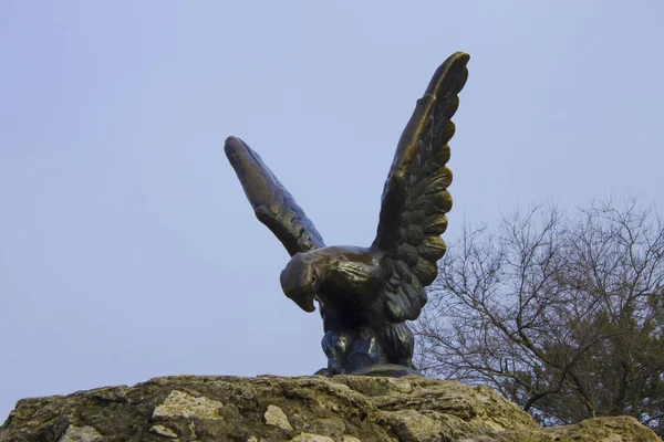 A Águia na montanha Mashuk. Emblemas de Pyatigorsk. Norte de Cauca — Fotografia de Stock