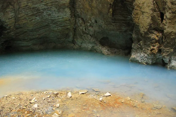 Proval lake inside Mashuk mountain, Pyatigorsk — Stock Photo, Image