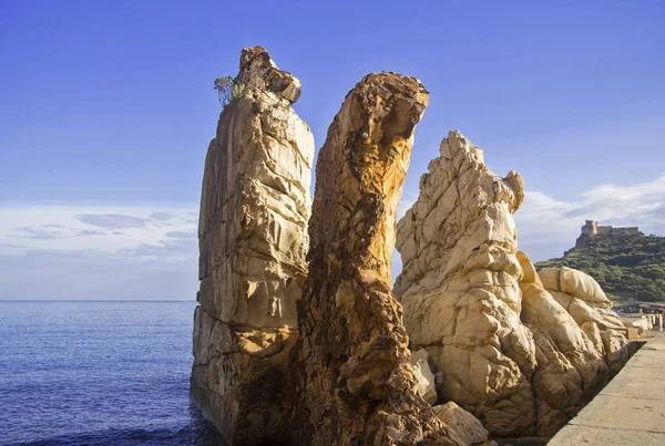 Rotsen aan de kust van Tabarca, Tunesië — Stockfoto