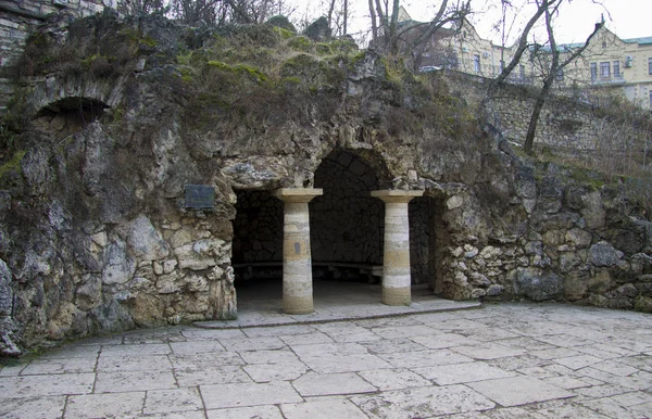 The Dianas Grotto. Flower park. Pyatigorsk landmarks The Norther — Stock Photo, Image